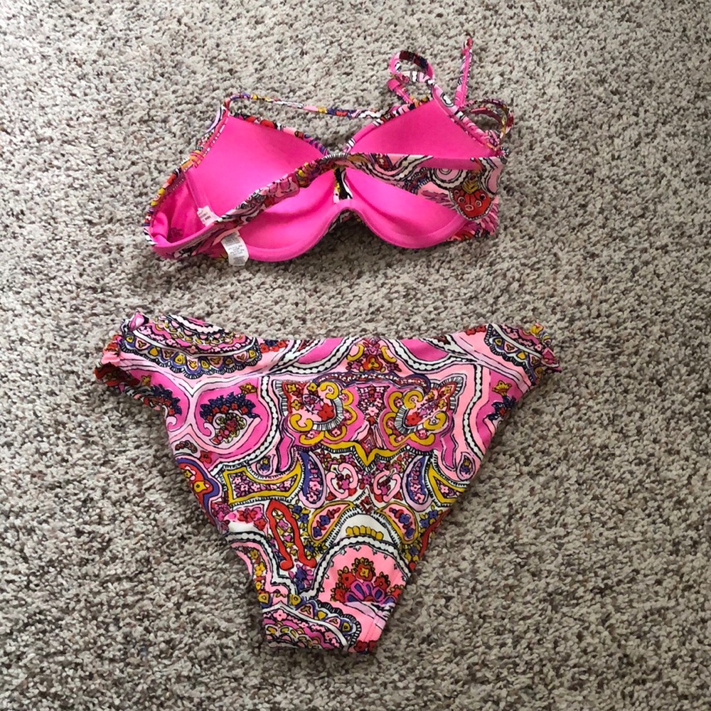 Pink bikini - Picture 5 of 5